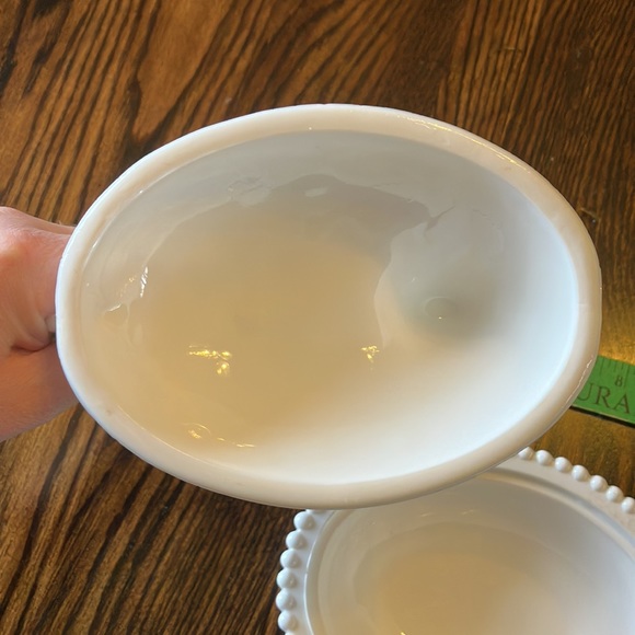 Pretty & Simple Hen on Nest Milk Glass Dish - Picture 12 of 16